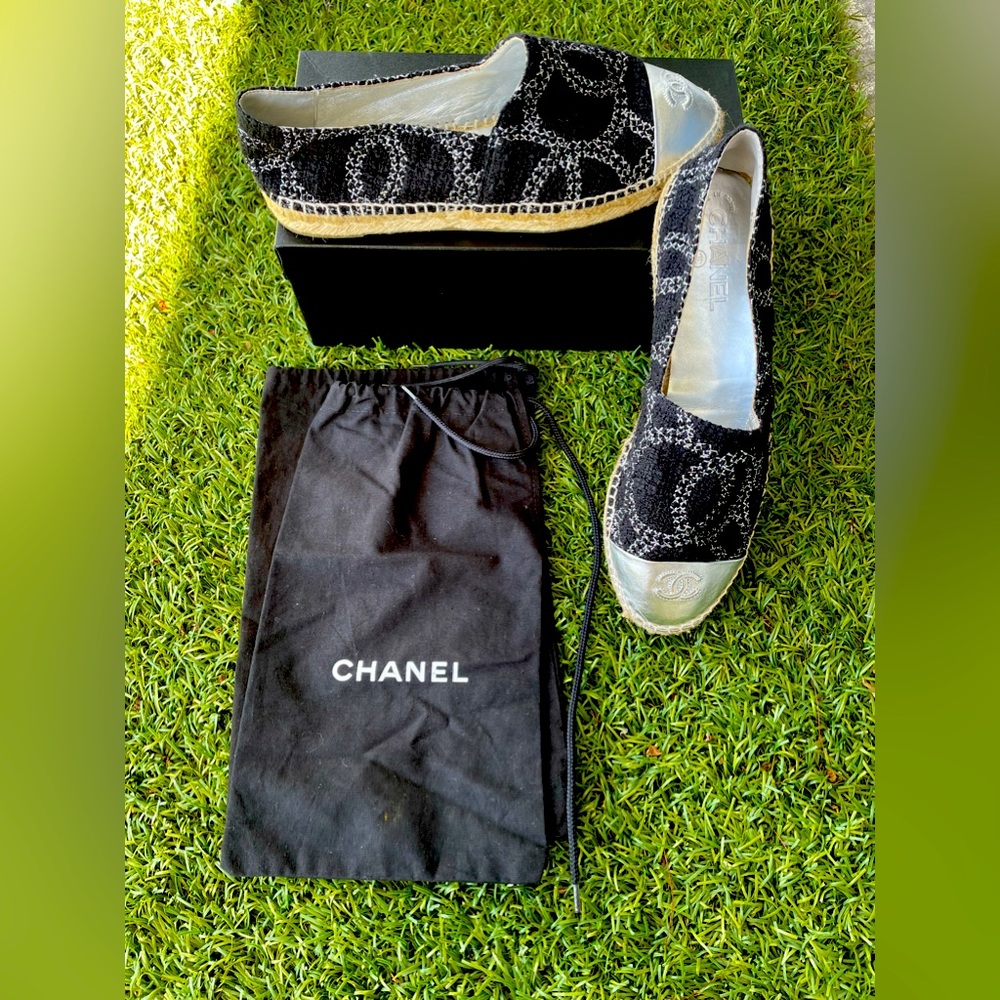 Chanel Espadrille 41 tweed canvas leather CC cap toe flats
